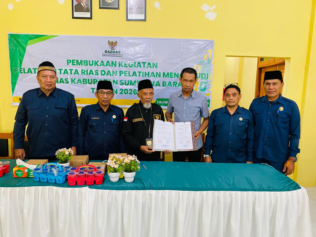 BAZNAS Sumbawa Barat  Gelar Pelatihan Tata Rias dan Mengemudi 